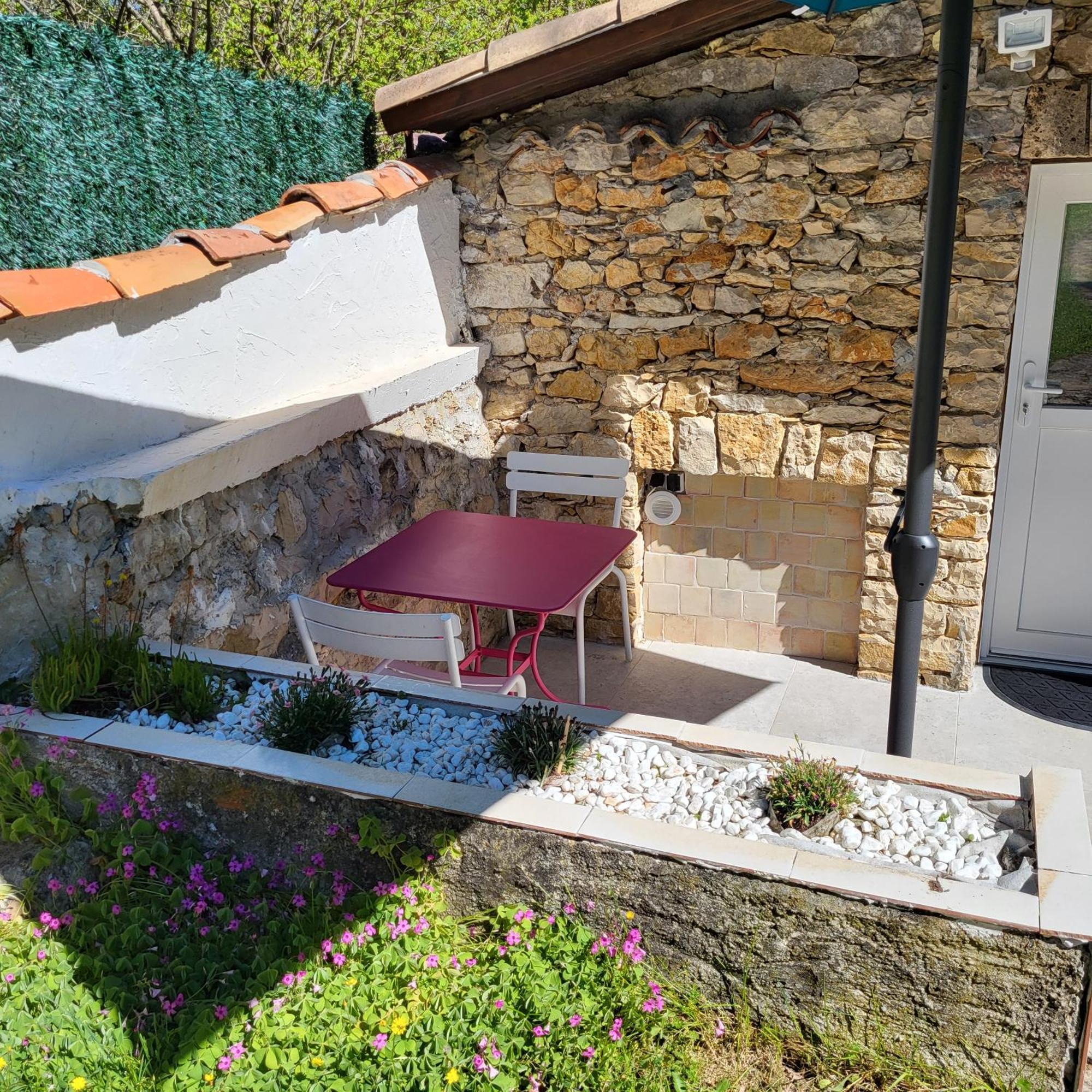Les Pierres De Cezaire Hotel Saint-Cezaire-sur-Siagne Exterior photo